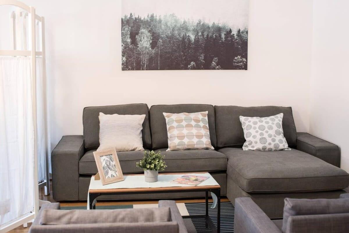 Ultra Spacious In Vaci Street Apartamento
